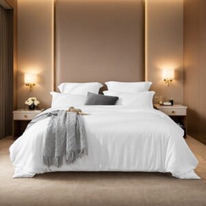 Solid Color Oversized Duvet Cover Set Available In White And Pink. Includes 1 Duvet Cover & 2 Pillowcases. Premium Microfiber Fabric With Hotel-grade Minimalist Design. Versatile For Bedrooms And Gues